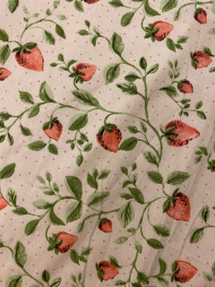 oh dear strawberries -3 PIECE Bedsheet set
