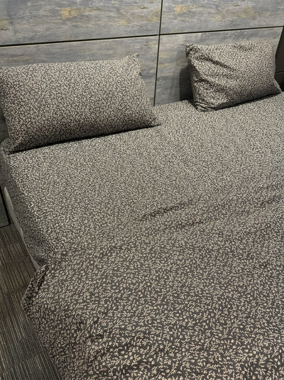 FLORALS BLACK -3 PIECE Bedsheet set
