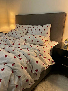 HEART & LINEN