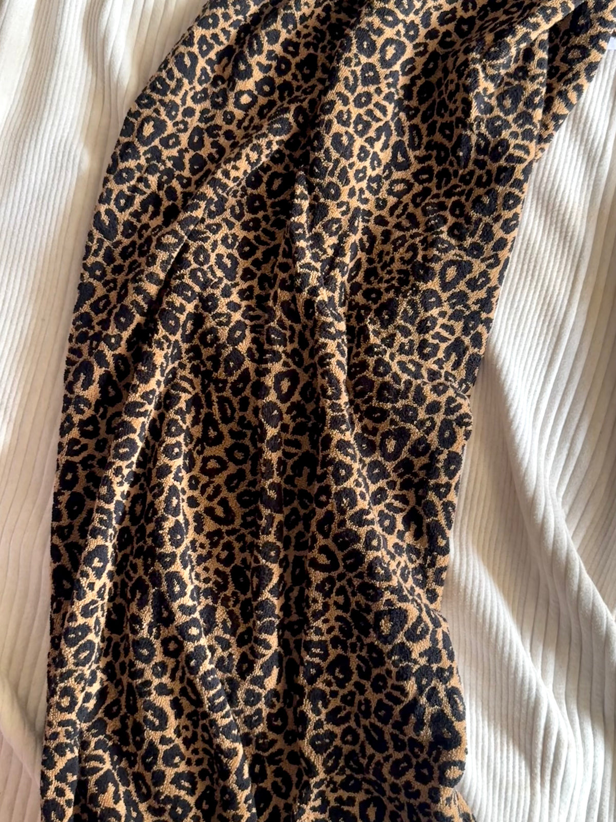 LEOPARD PRINT TOWEL