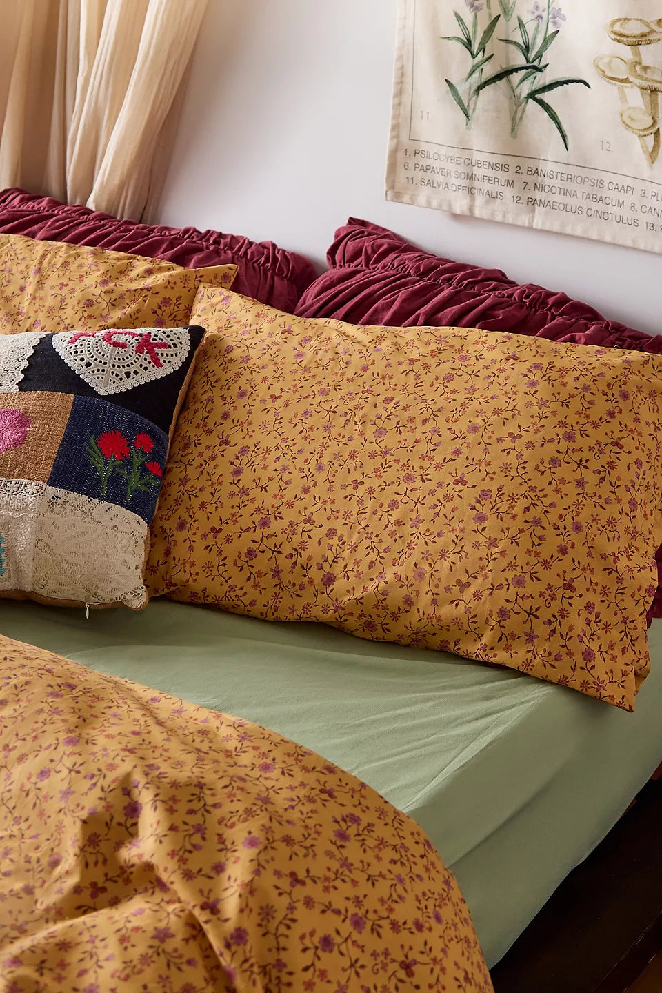 Golden Hour Era-Bedsheet set