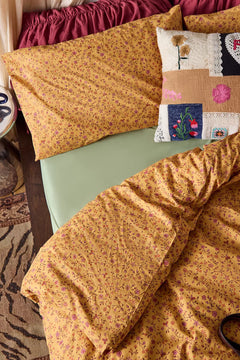Golden Hour Era-3 PC Bedsheet set
