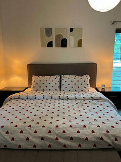 HEART & LINEN