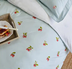 Strawberry But Not A Cheese Cake (5 FOR 16K)