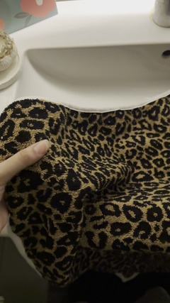 LEOPARD PRINT TOWEL